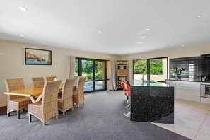 Dining - Rural luxury - 5 bedroom getaway (Kirwee)