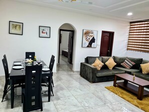 Dining - EXECUTIVE 2Bed, 2Bath Apt @ Adenta.Wifi,Clean.Safe (Adenta Municipality)