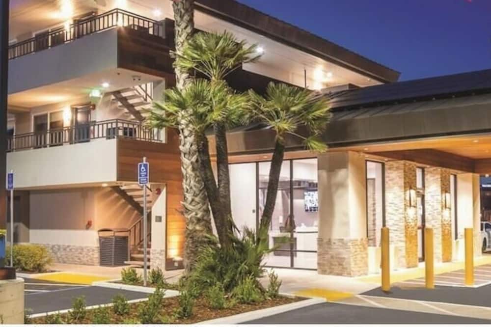 Studio 6 Suites – Stockton, CA – Waterfront