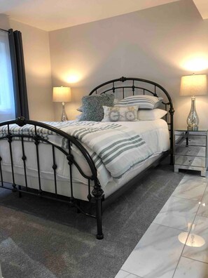 1 bedroom, iron/ironing board, free WiFi, bed sheets - Silver Falls Luxury Studio-1/2 mi from Silver Falls (Silverton)