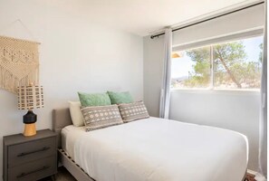 3 bedrooms, in-room safe, desk, iron/ironing board - 🌵Private 🌵Panoramic View 🌵5 miles-Joshua Tree entrance; Stargazing; Hammock! 🎇✨ (Joshua Tree)