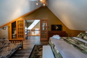 3 bedrooms, desk, iron/ironing board, travel cot