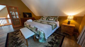 3 bedrooms, desk, iron/ironing board, travel crib