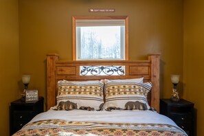 3 chambres, bureau, fer et planche à repasser, lit parapluie