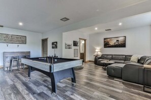 Unclassified image, 3 of 41, button