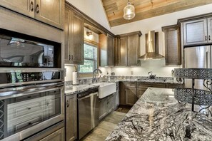 Unclassified image, 5 of 41, button