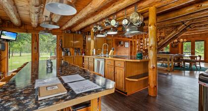 MUST SEE! 4.5 acre, 5 cabins, sleeps up to 20!