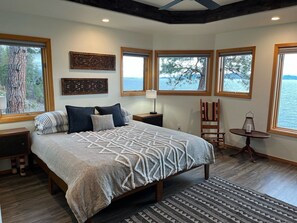 4 bedrooms, desk, iron/ironing board, travel cot - Fill your soul w/ 400' of PRIVATE waterfront w/ dock, lift, diving board & more! (Bigfork)