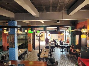 Dining - Happio Place (Bangkok)