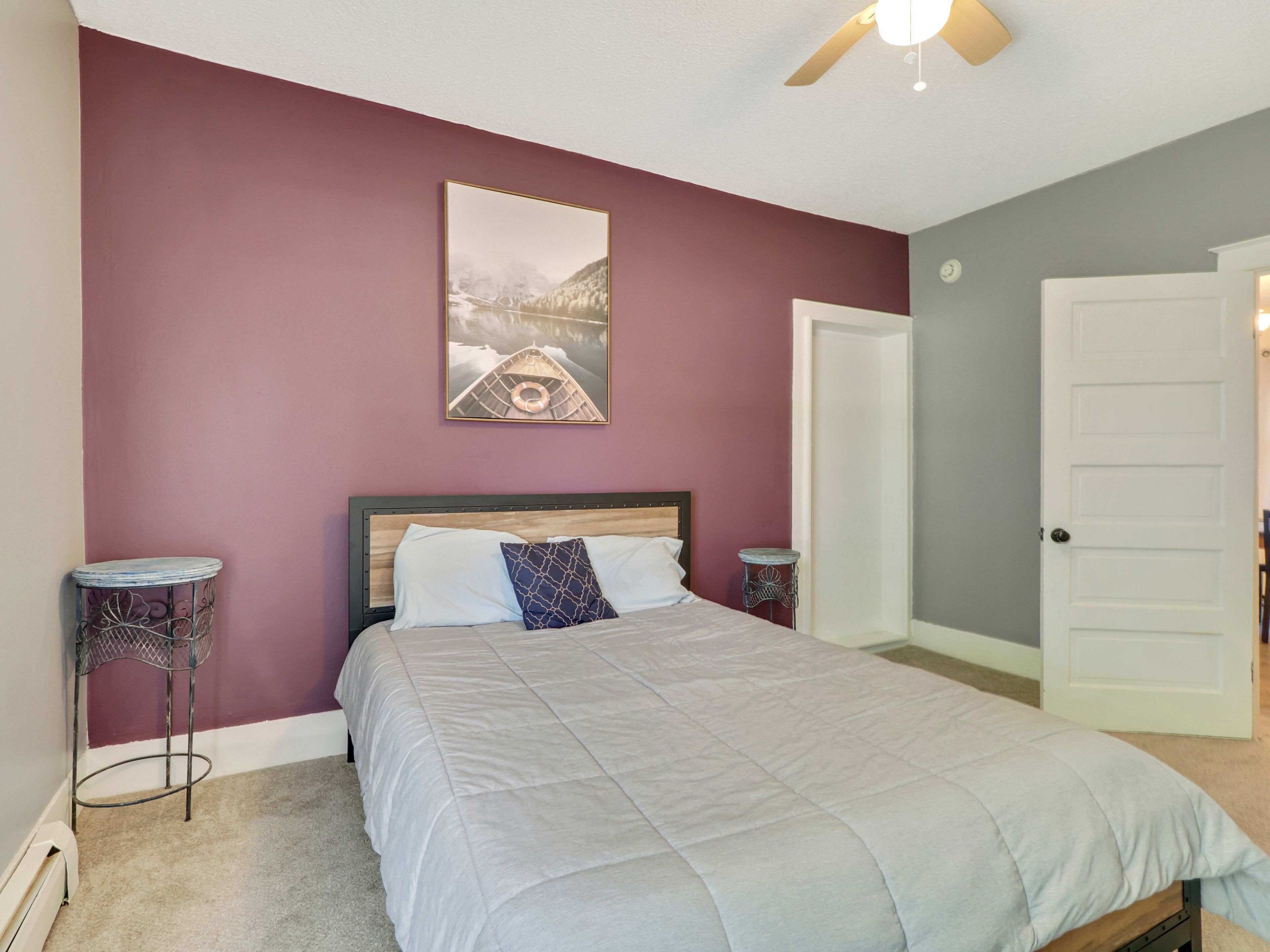 3 sovrum, skrivbord, gratis wi-fi och sängkläder