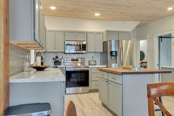 Refrigerador, microondas, horno, placa de cocina