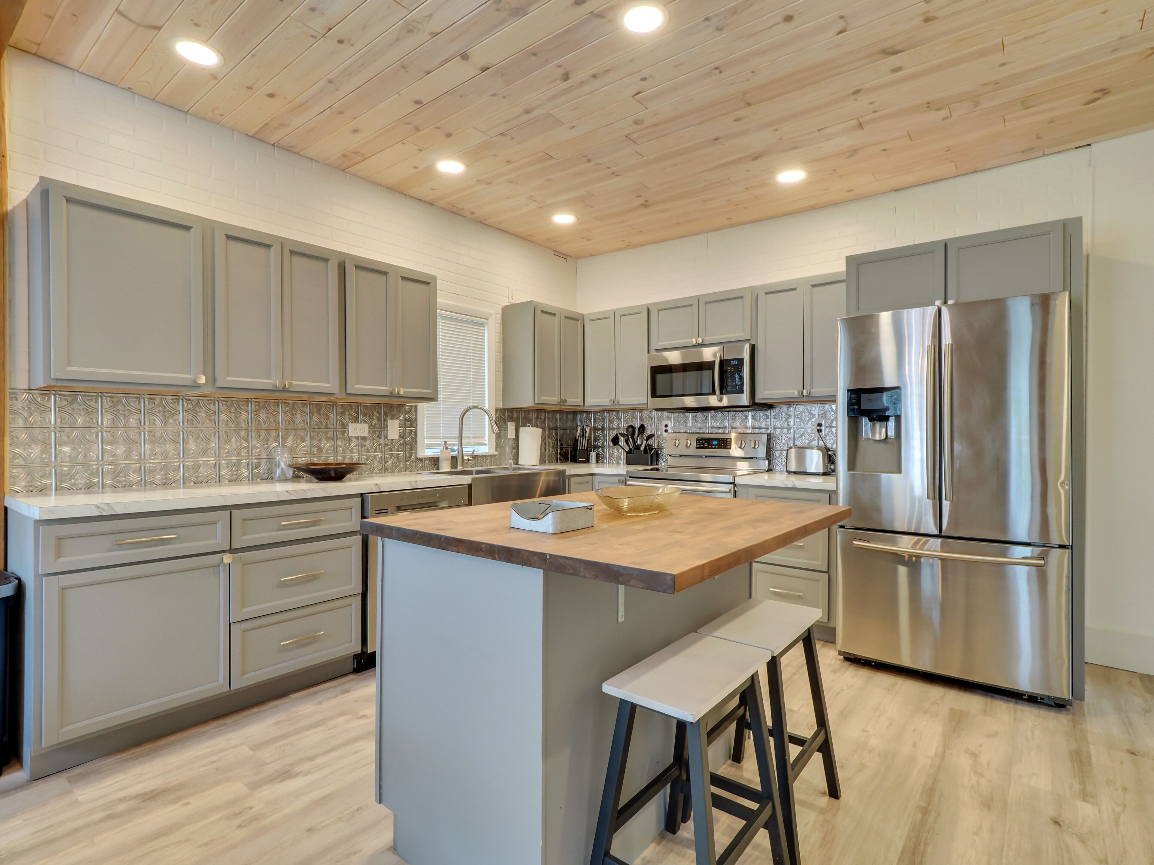 冰箱、微波炉、烤箱、炉灶