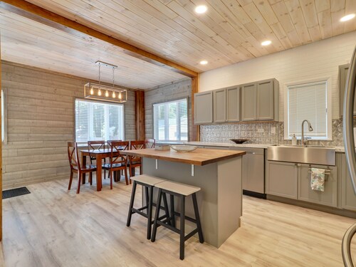 Charming Home Near Downtown and Golf Courses