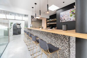 Lobby - Beachfront, 5 bdrm vacation home, lots of extras for young and old! (Oostduinkerke)