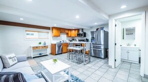 Interior - Cozy 3BR Renovated Home with Scenic Views! Near Downtown/Airport/Gaslamp Quarter (San Diego)