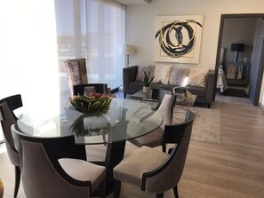 Grand Apartment | 2 bedrooms, premium bedding, down comforters, memory foam beds - Grand Luxury Suite Adamant (Tijuana)