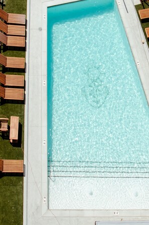 Outdoor pool - Brut Hotel (Tulsa)