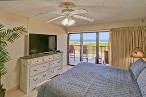 2 bedrooms, iron/ironing board, travel crib, free WiFi