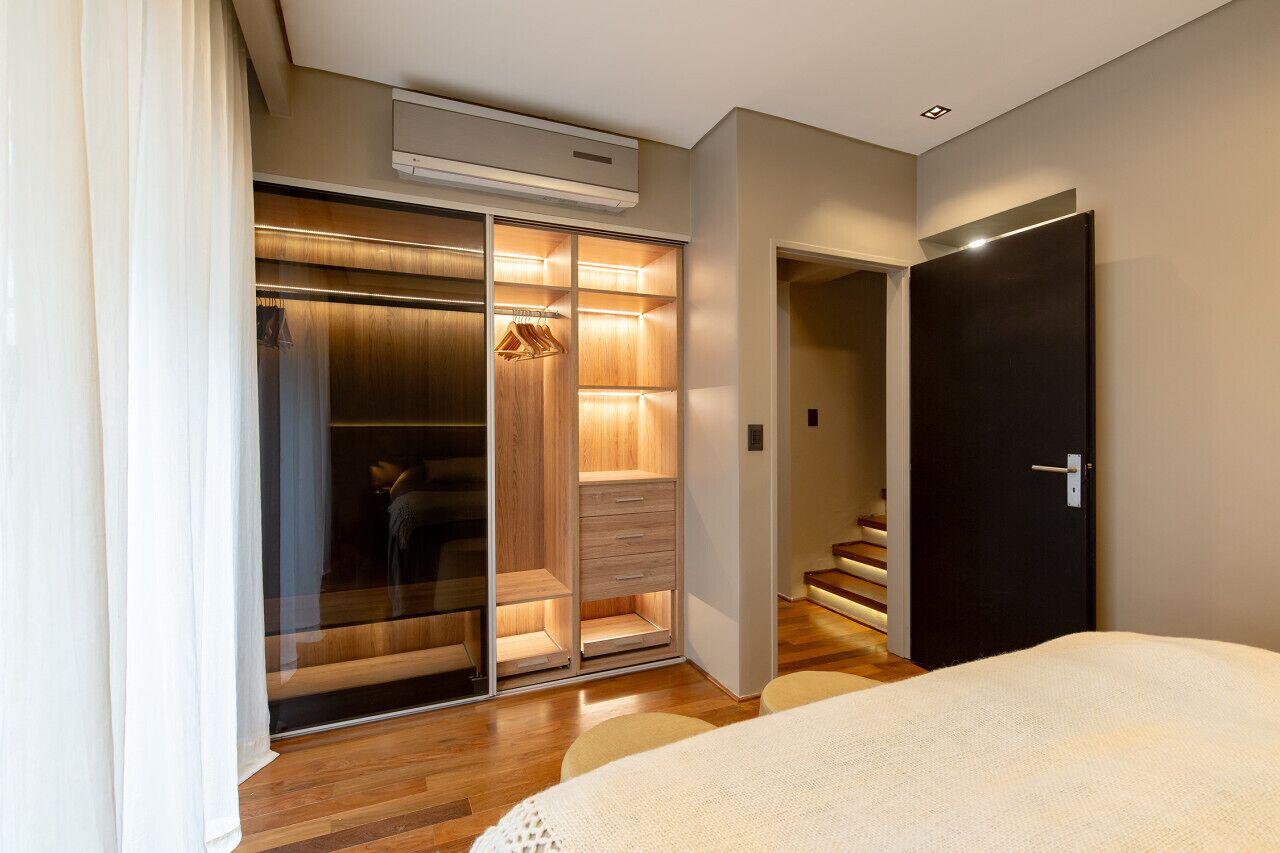 4 habitaciones, escritorio, tabla de planchar con plancha y wifi gratis 