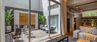 Modern Luxury Home Perfect for Couples & Families - Safe and Quiet Neighborhood