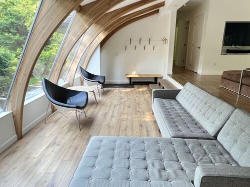 Stunning Modern Beach / Ski House