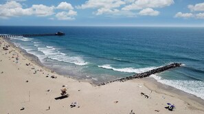 Beach - Newly Remodeled Home | Steps to the Sand (Newport Beach)