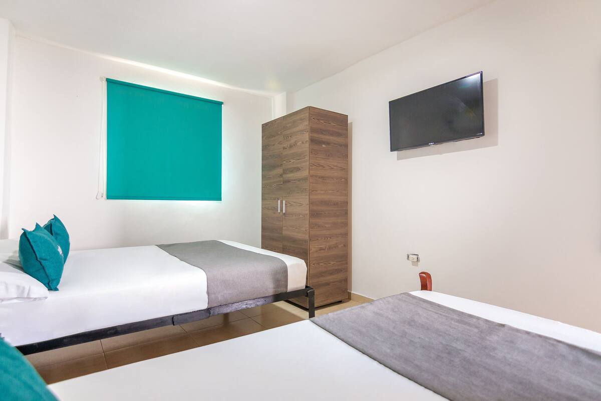 Dreibettzimmer | Allergikerbettwaren, kostenloses WLAN, Bettwäsche