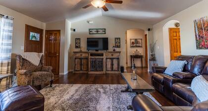 Beautiful Warm and Spacious Home, 3bed/2 full bath