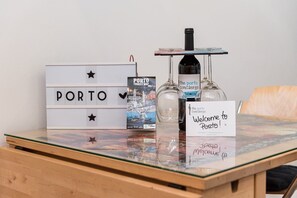 Desk, Internet, bed sheets - GuestReady - Bella's Downtown studio (Porto)