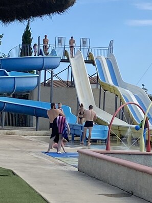 Children’s area - New mobile home camping Le Bosc 4* in Saint Cyprien (Saint-Cyprien)
