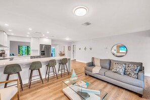 TV connectée, table de tennis de table, espaces bureaux