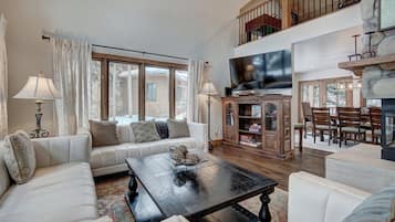 Rumah (4bd SU) | Eksterior