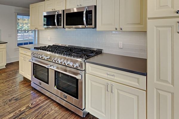 Frigorífic, microones, forn i placa de cuina