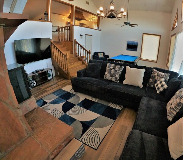 Smart TV, fireplace, DVD player