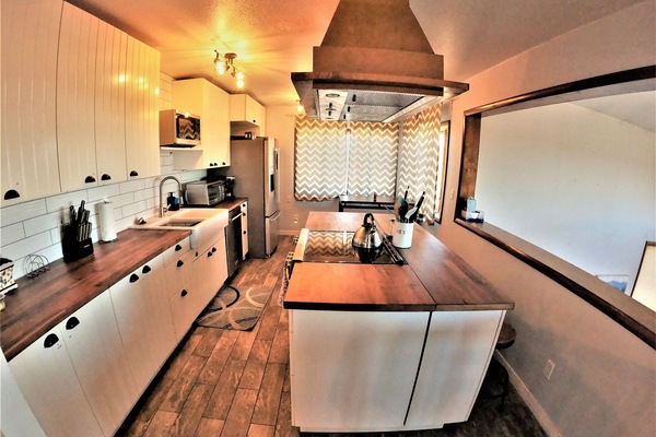 Refrigerador, microondas, horno, placa de cocina