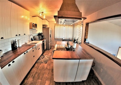 Tranquil White Mountain Lake Escape Lake Access with Beach