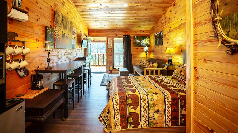 Bigfoot Lodge Room Three
