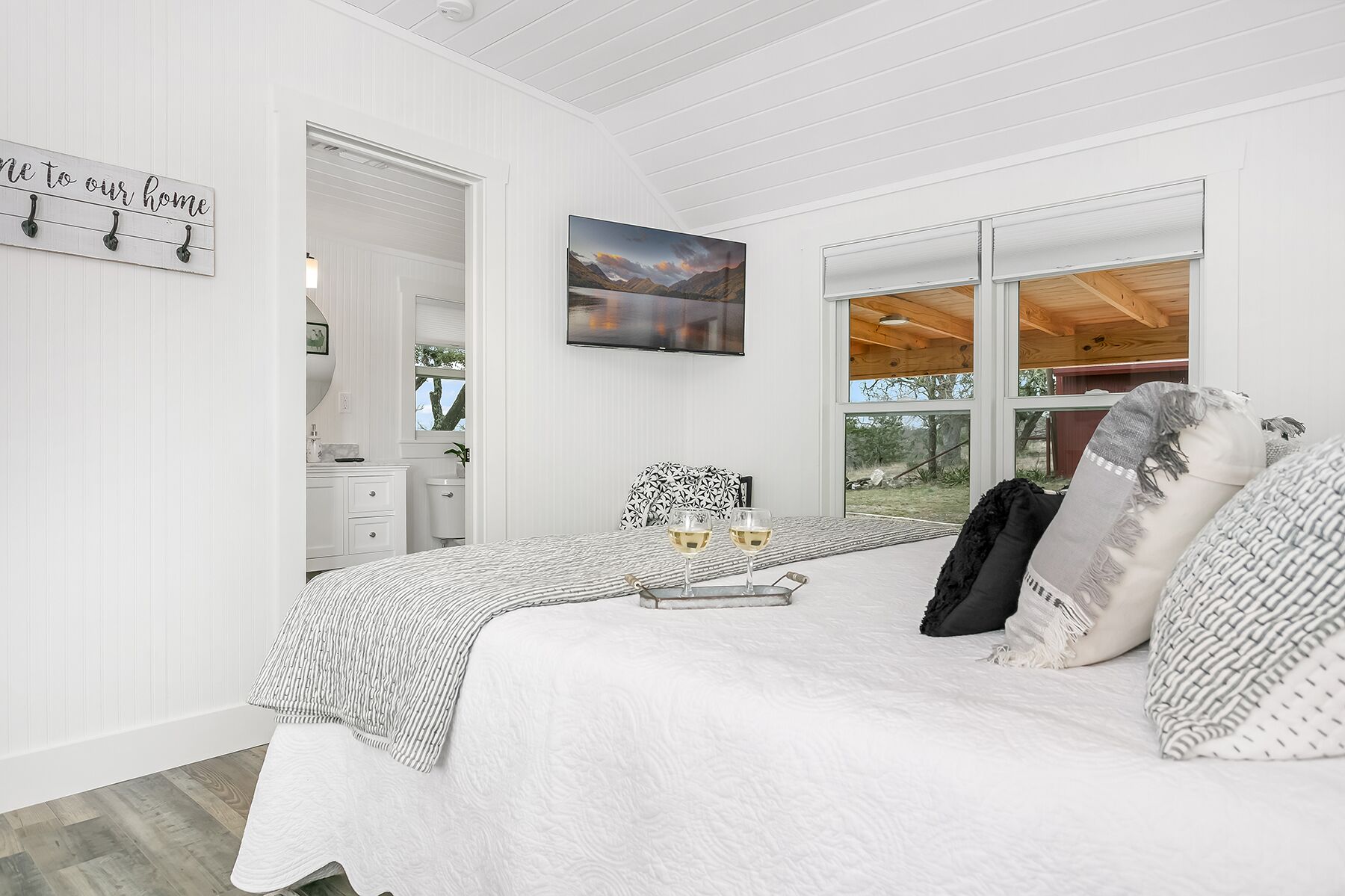 5 habitaciones, tabla de planchar con plancha y wifi gratis 