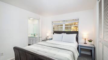 4 Schlafzimmer, Schreibtisch, Bügeleisen/Bügelbrett, kostenloses WLAN