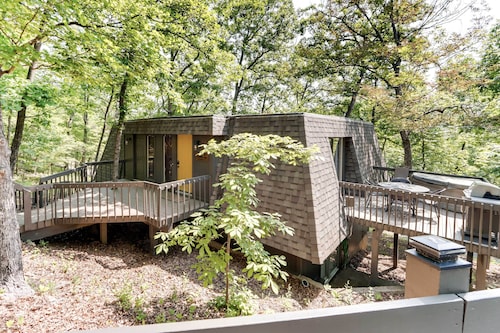 Osage Beach Home w/ Lake Views: Pets Welcome!