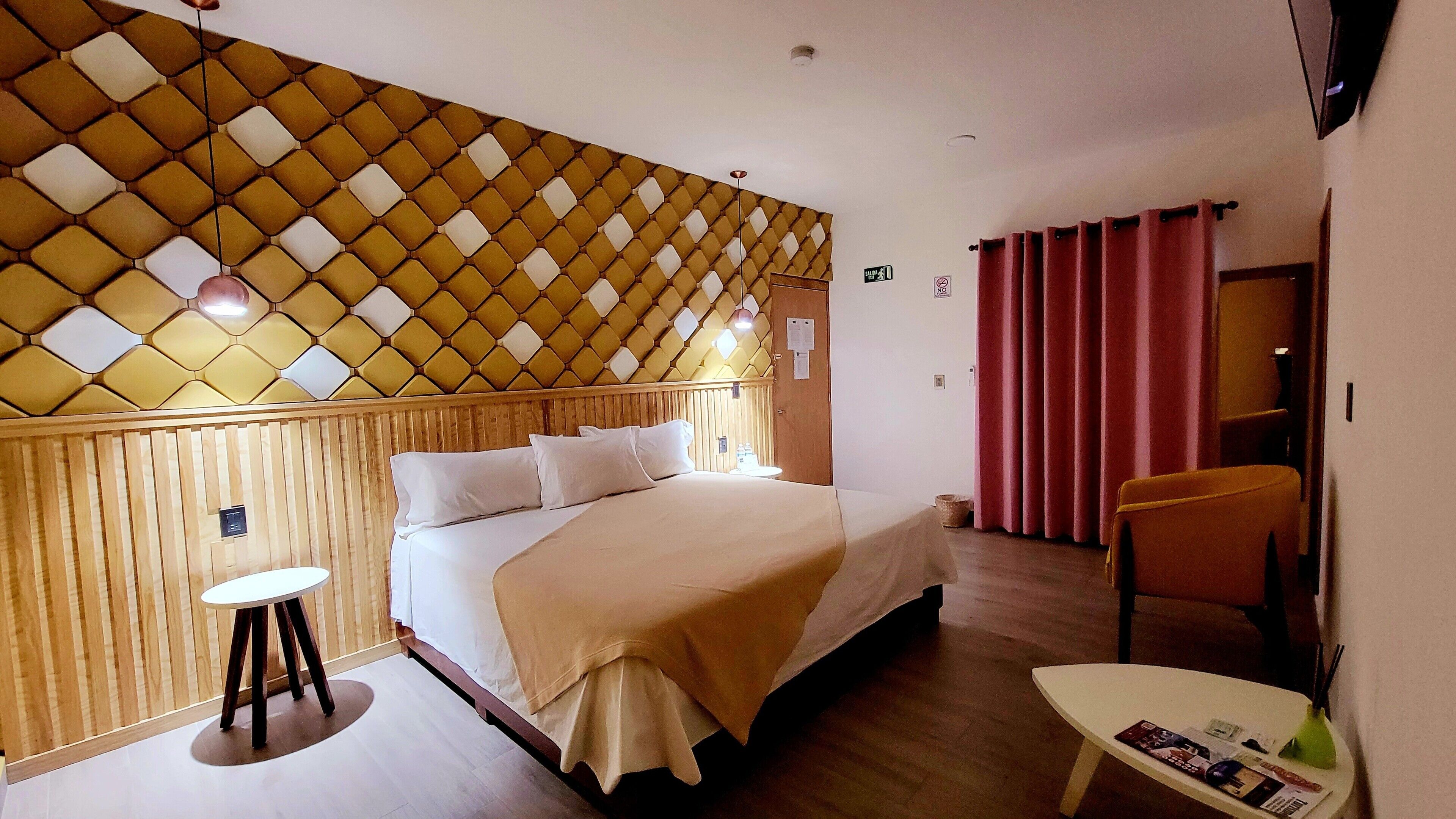 Premium Room, 1 King Bed