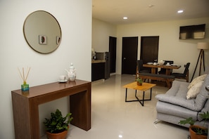 Cubrecamas, decoración personalizada, wifi gratis y ropa de cama