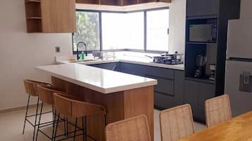 Villa de lujo, 3 habitaciones, alberca privada | Cocina privada