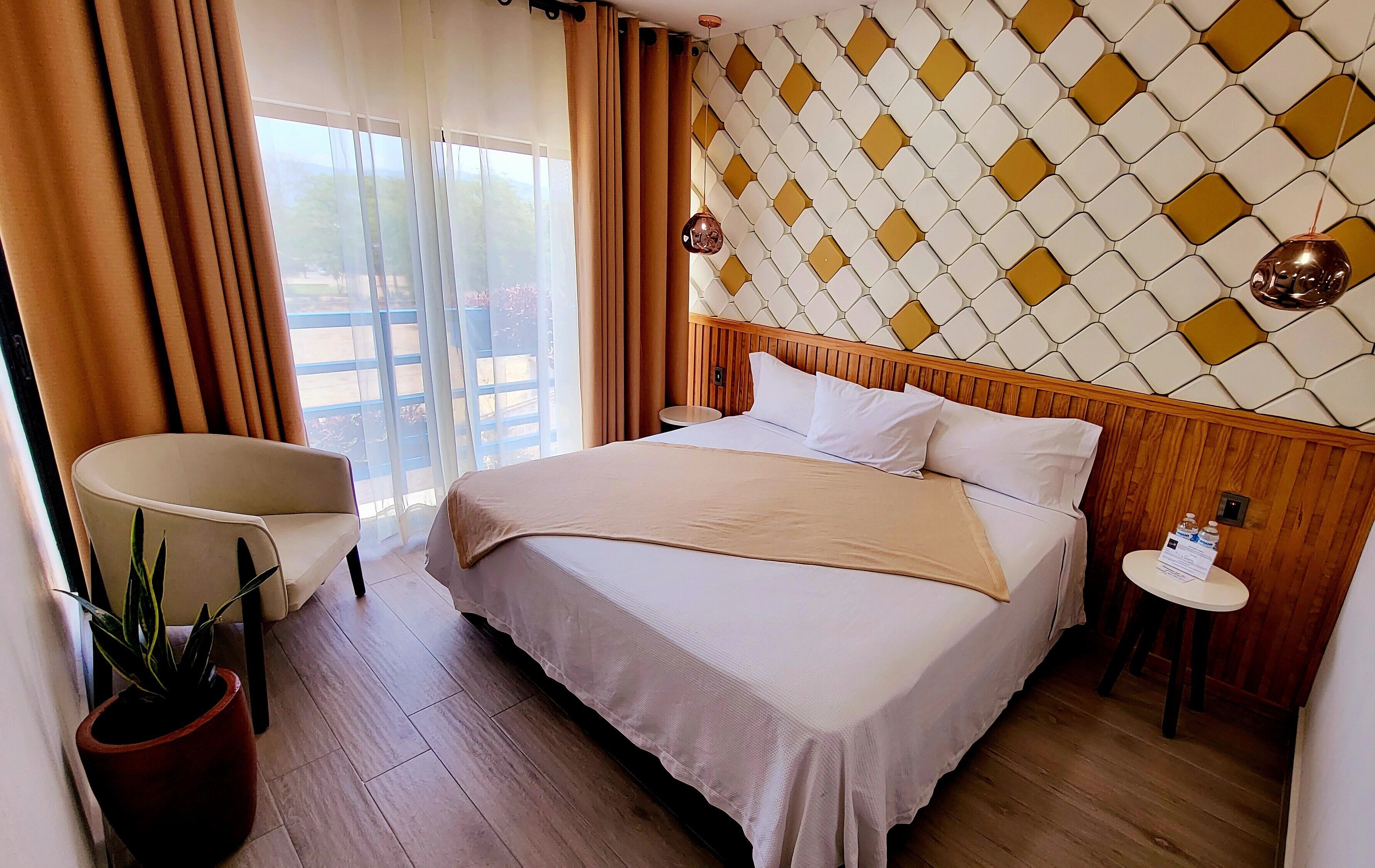 Cubrecamas, decoración personalizada, wifi gratis y ropa de cama 