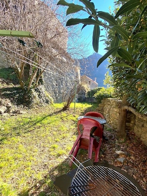 Outdoor dining - T2 Dans Maison DE Village Avec Jardin (VERNET LES BAINS)