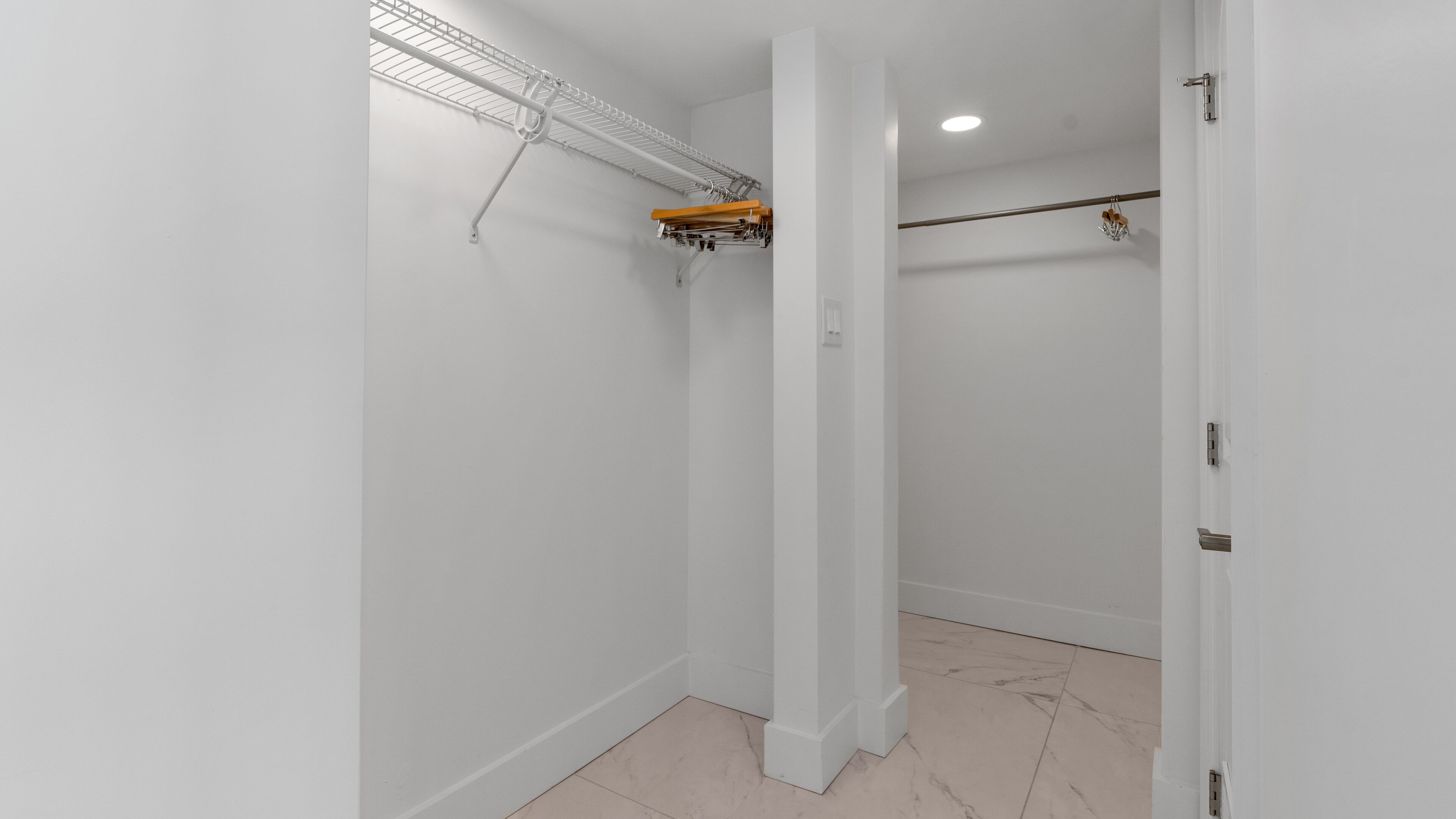 premium penthouse, 2 bedrooms, kitchen, ocean view | wardrobe