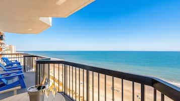 Premium penthouse, 2 slaapkamers, keuken, uitzicht op oceaan | Terras