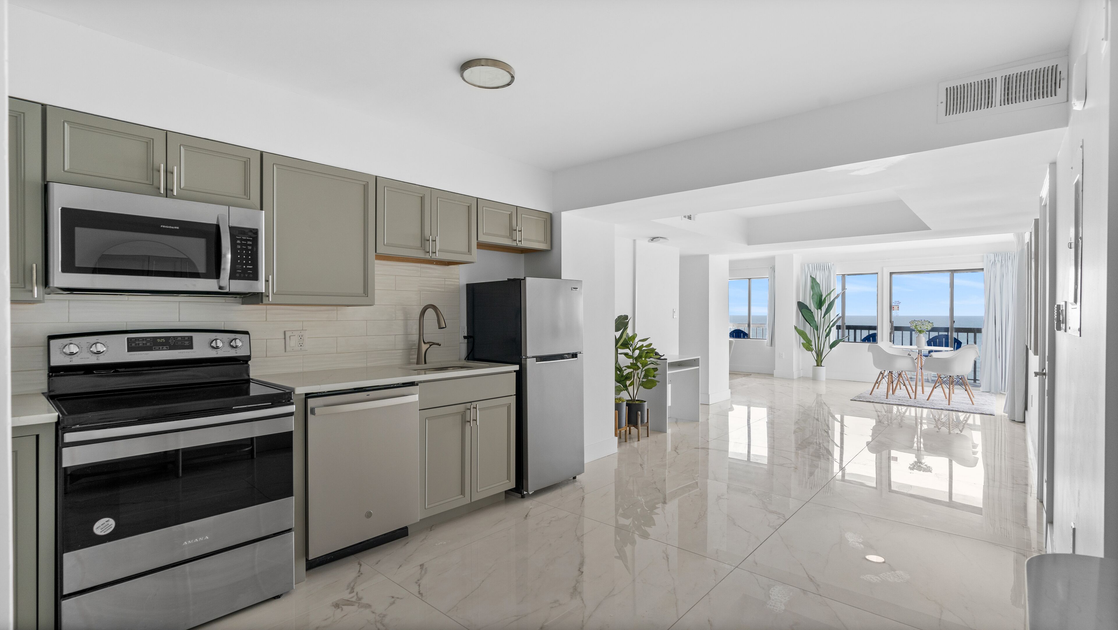 premium penthouse, 2 bedrooms, kitchen, ocean view | private kitchen | fridge, microwave, coffee/tea maker, paper towels