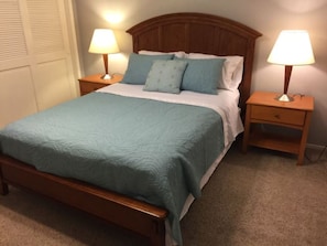 3 chambres, bureau, fer et planche à repasser, accès au Wi-Fi (inclus)
