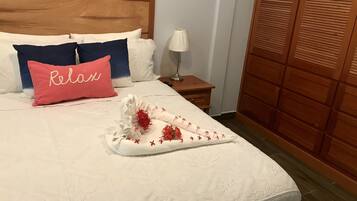 Deluxe Condo, 2 Bedrooms, Terrace, Beachside | 2 bedrooms, premium bedding, down duvets, pillow-top beds